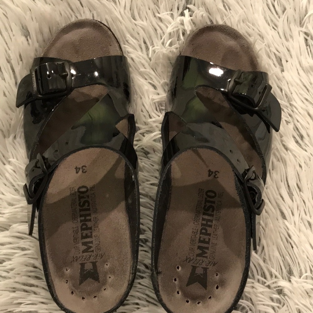 Black Patent Mephisto slides. size 34.